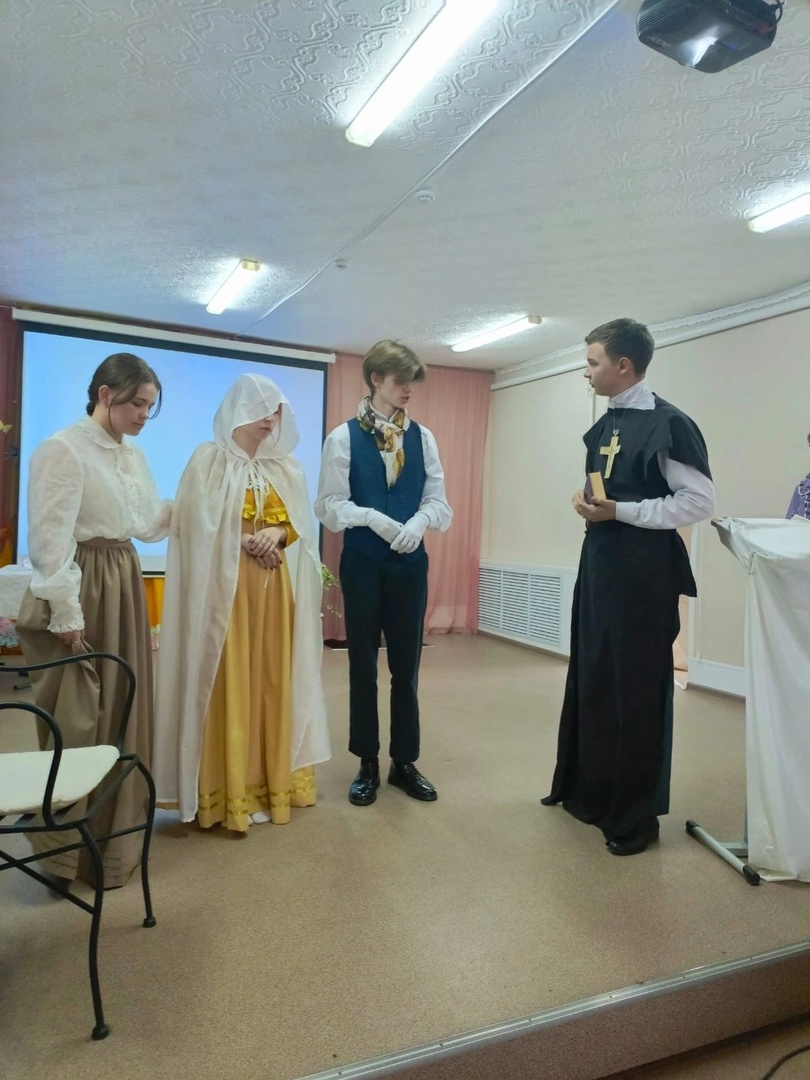 Театральная весна.